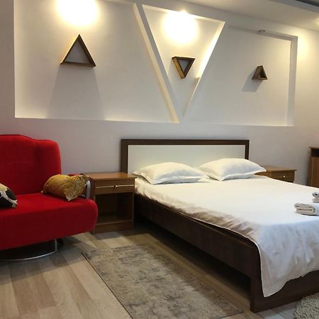 Charming And Intimate Getaway In Bucharest - Near Unirii Square Apartamento Exterior foto