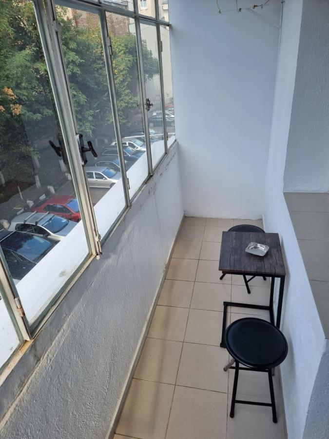 Charming And Intimate Getaway In Bucharest - Near Unirii Square Apartamento Exterior foto